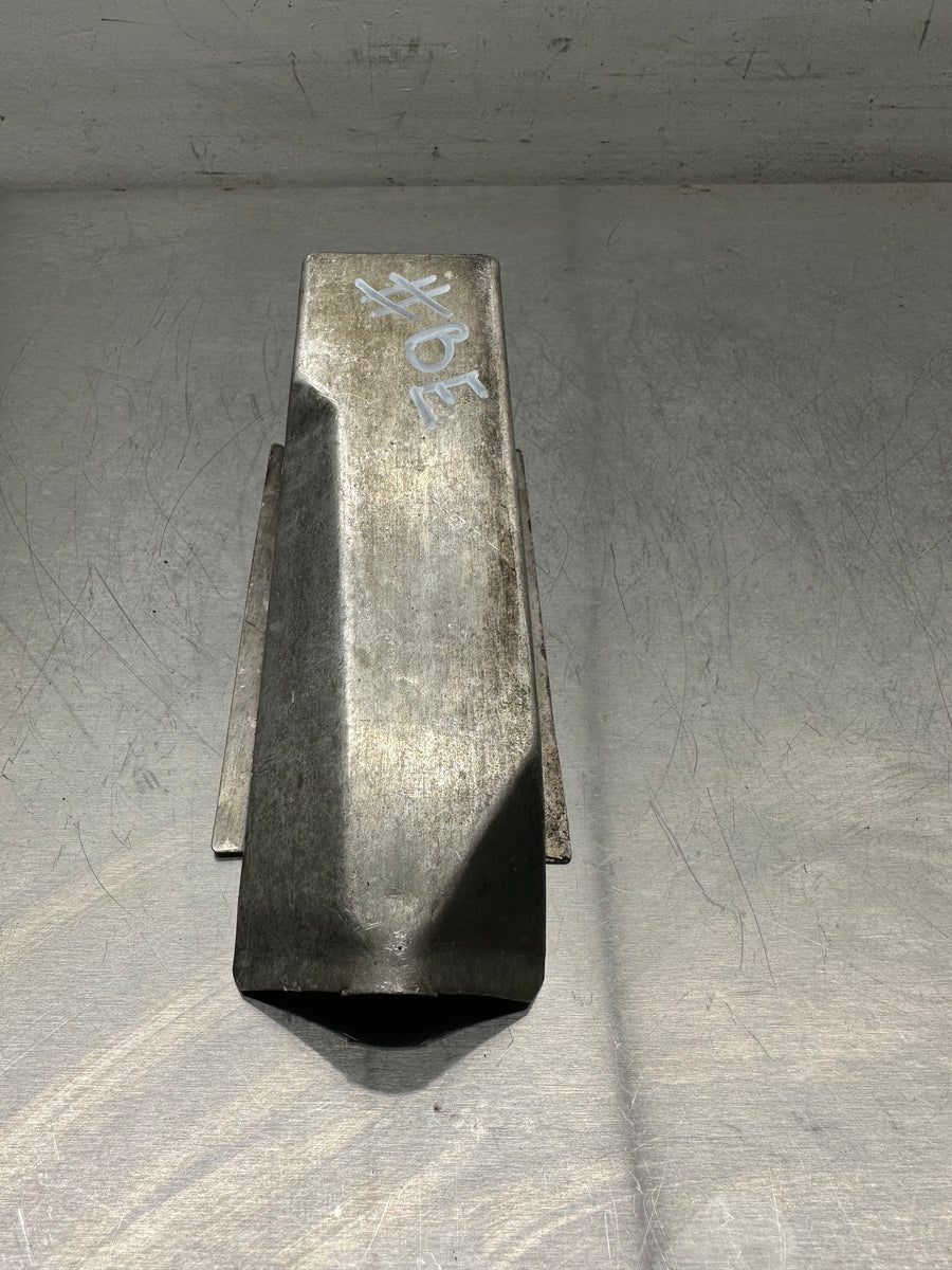 9904 Ford Mustang GT Clutch Fork Cover OEM BE