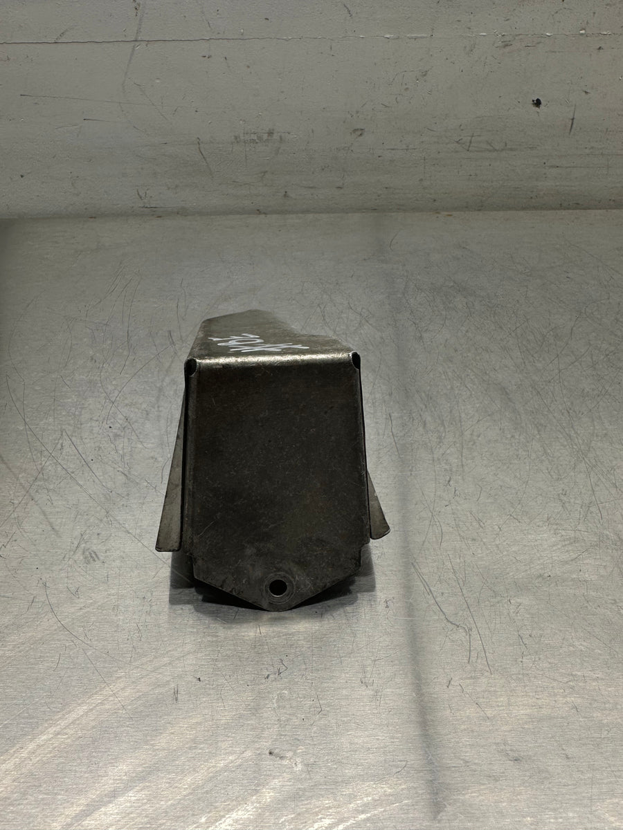 9904 Ford Mustang GT Clutch Fork Cover OEM BE