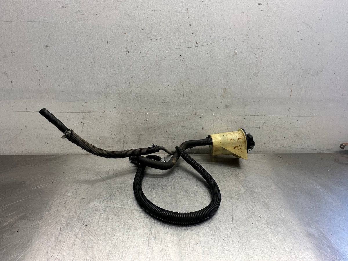 9904 Ford Mustang GT Power Steering Fluid Reservoir, Cap, and Hose 6