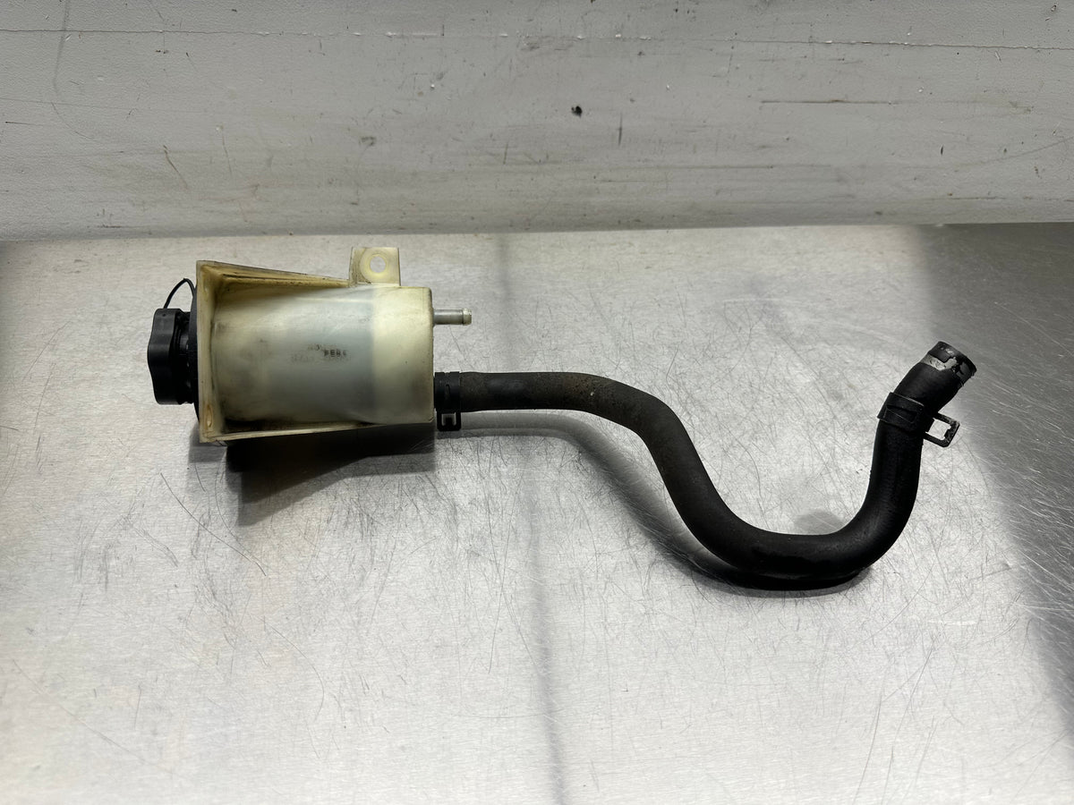 9904 Ford Mustang Power Steering Fluid Reservoir, Cap, and Hose 62