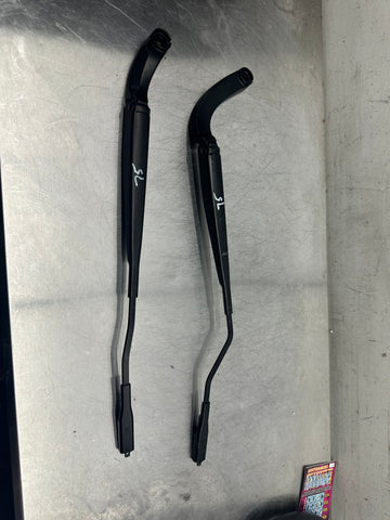 15-22 Ford Mustang pair LH/RH Windshield Wiper Arms OEM #75