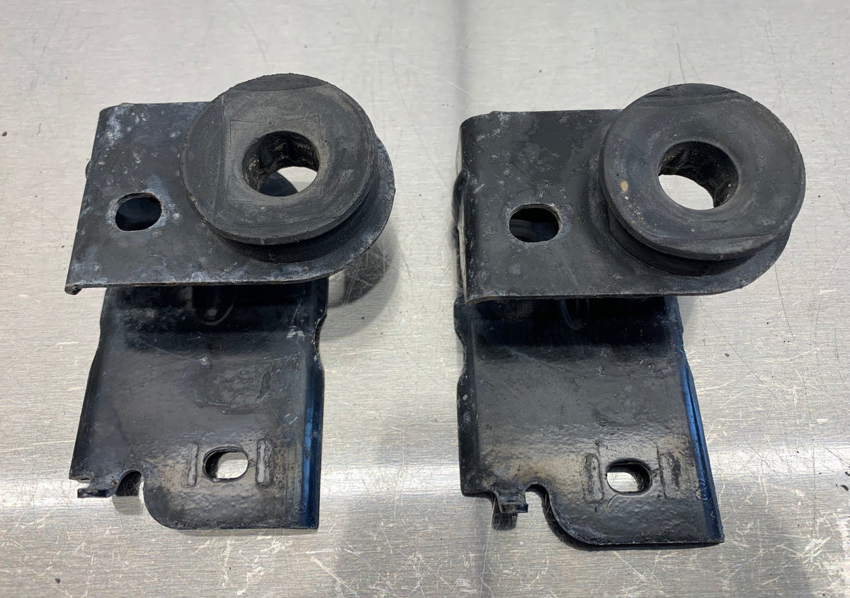 99-04 Ford Mustang Upper Radiator Mount Bracket (set of 2) OEM #31 ...