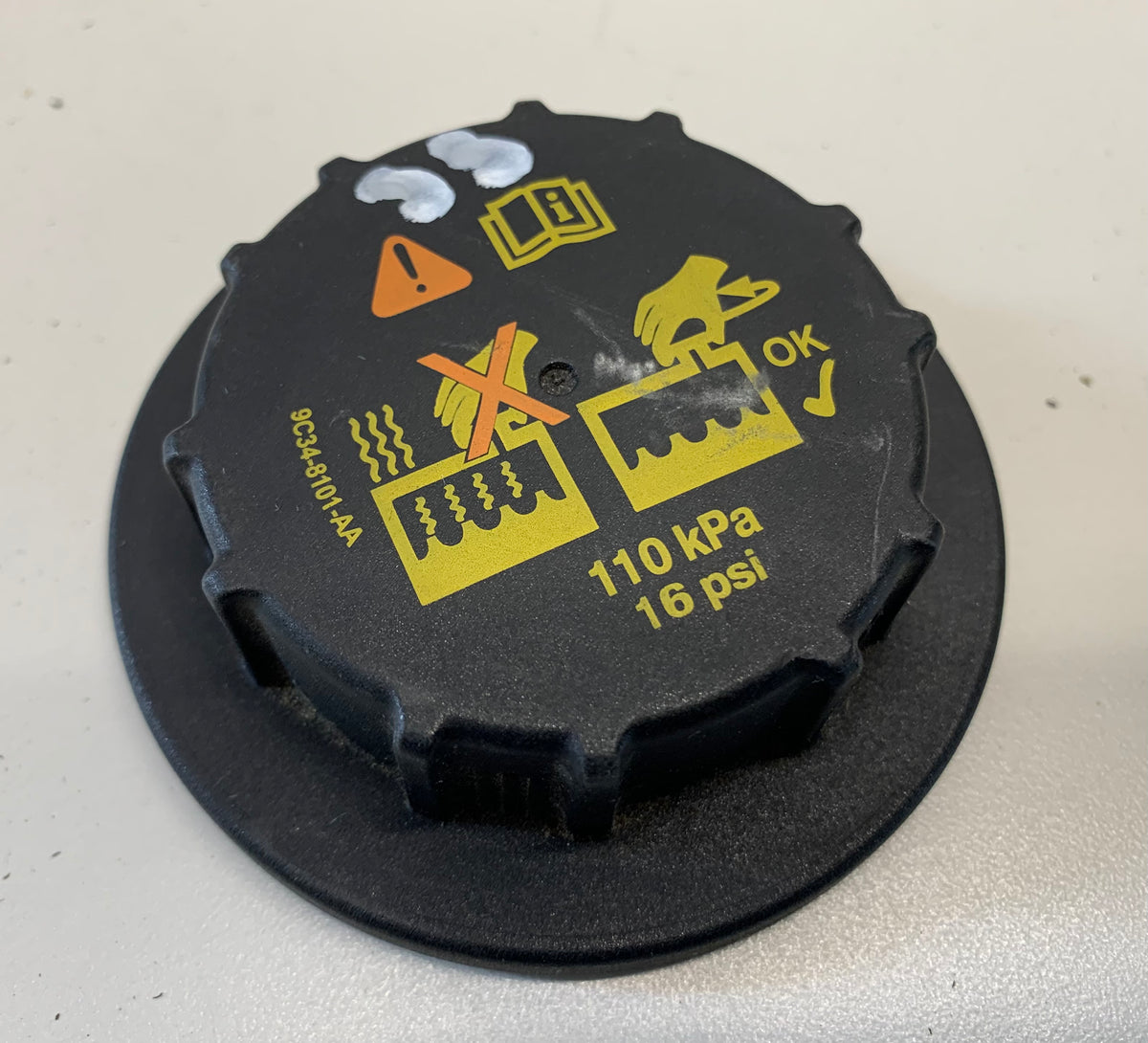 10-14 Ford Mustang Radiator Cap OEM V01RE #33 – freedompartsoutlet.com