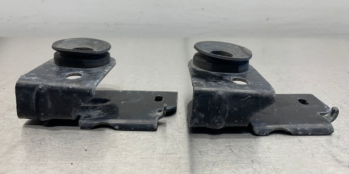99-04 Ford Mustang Upper Radiator Mount Bracket (set of 2) OEM #31 ...